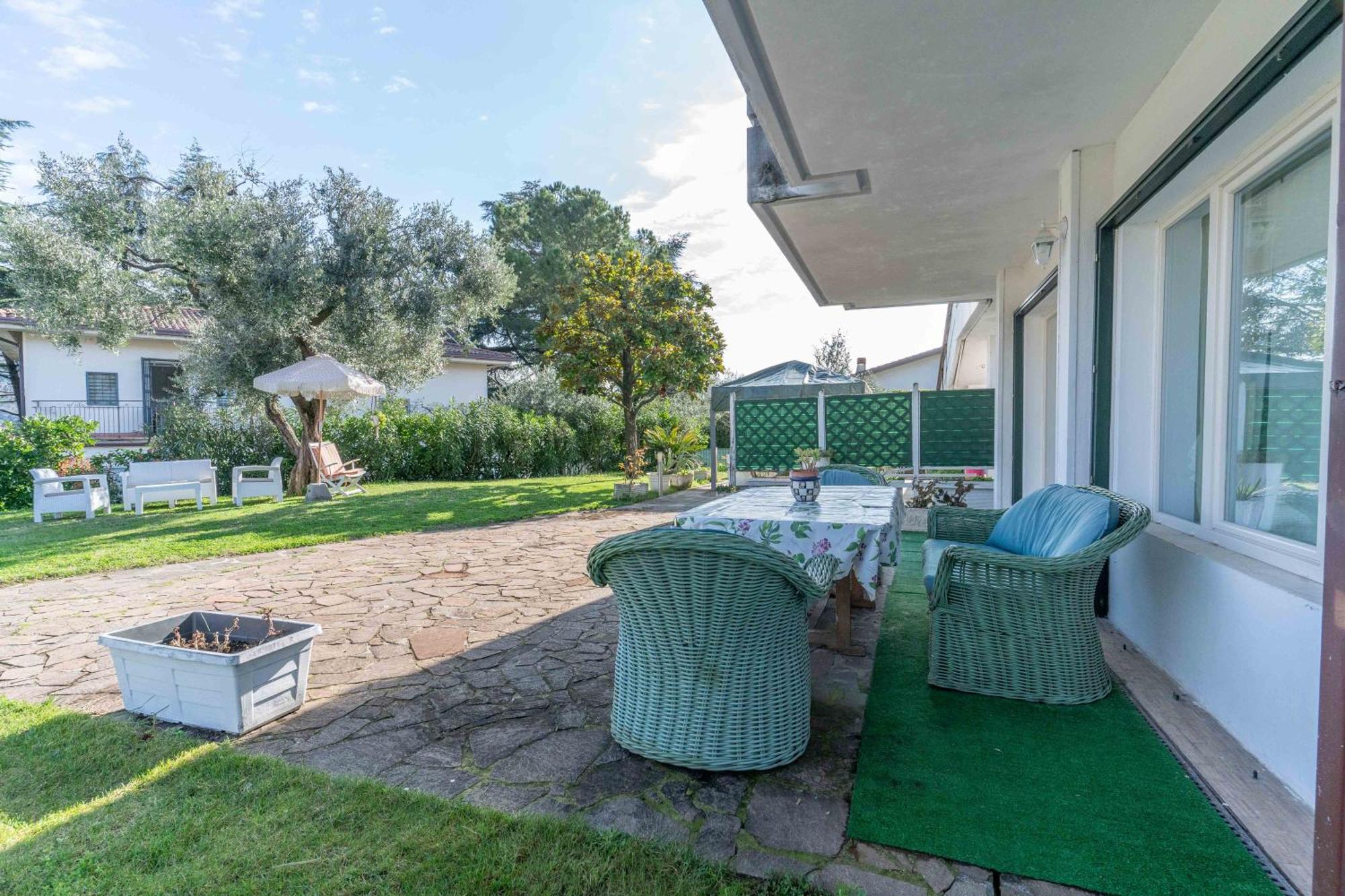 Ampia Dimora A Salo Con Parcheggio E Giardino Διαμέρισμα Εξωτερικό φωτογραφία